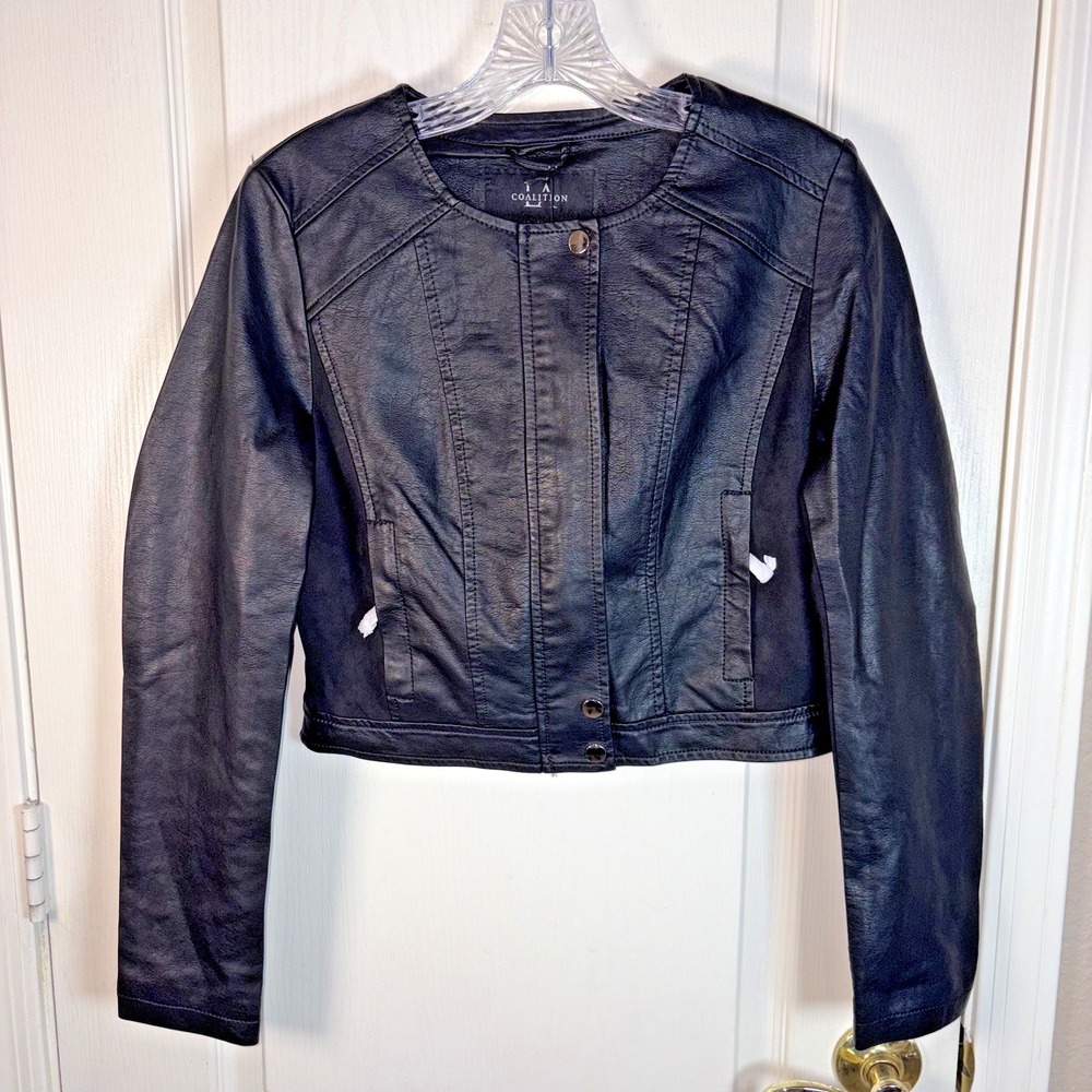LA Coalition Women's Moto Jacket Medium Black Vegan Leather Short Chic Style NWT